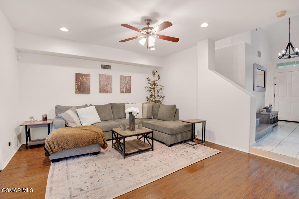588 Monteleone Avenue Property Photo 8