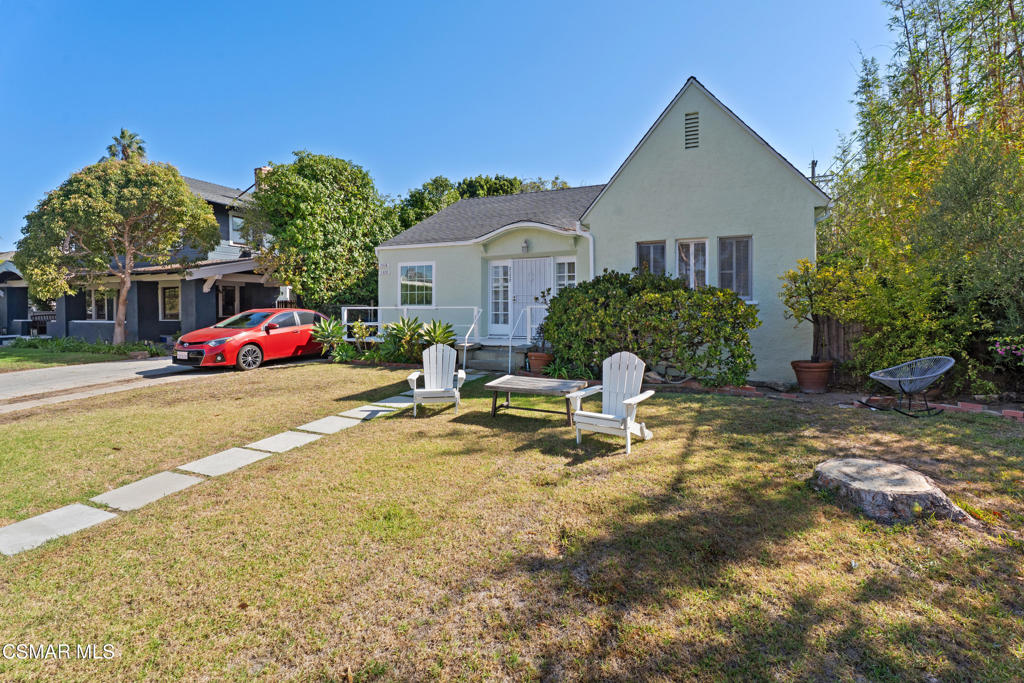 2320 Superior Avenue Property Photo 4