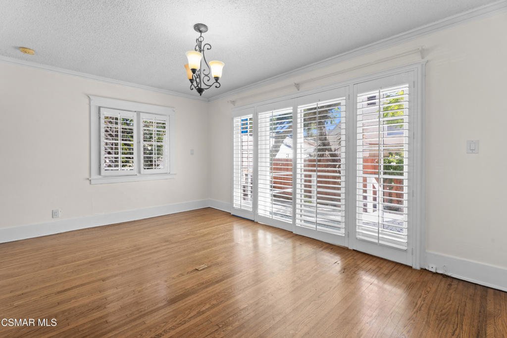 2320 Superior Avenue Property Photo 7