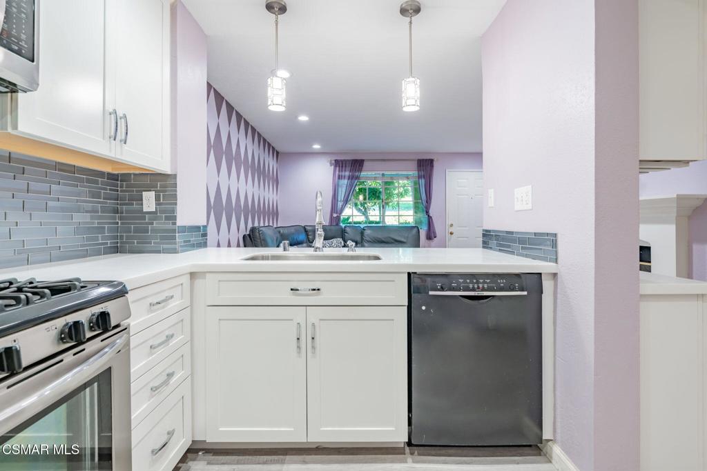 1043 Waltham Road E Property Photo 14