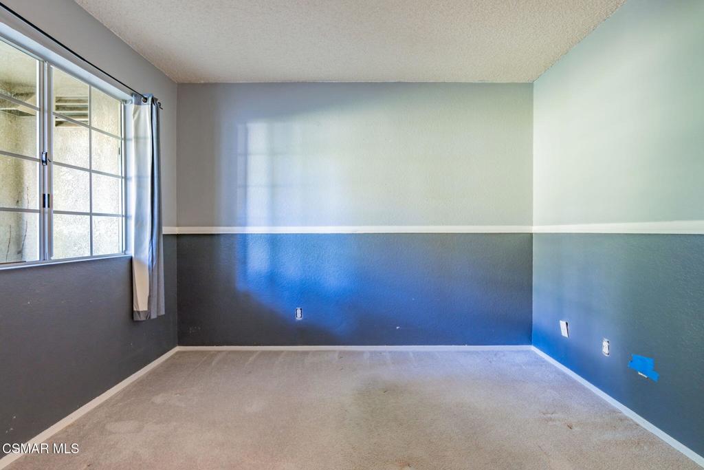 1043 Waltham Road E Property Photo 21