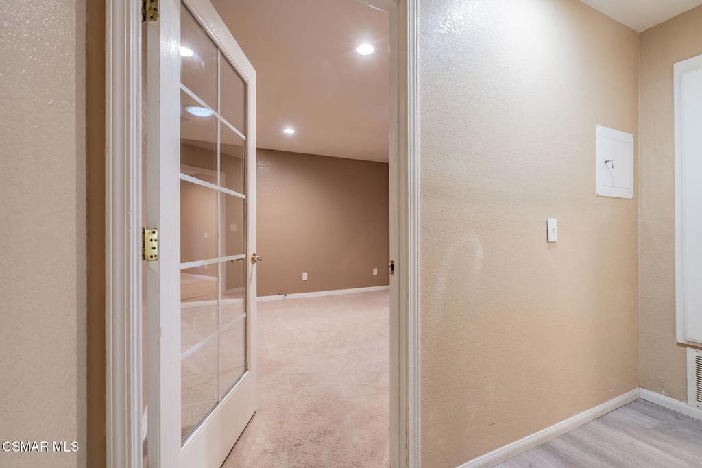 1043 Waltham Road E Property Photo 26