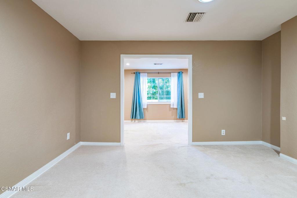1043 Waltham Road E Property Photo 29