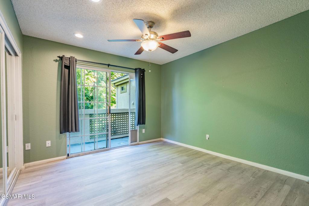 1043 Waltham Road E Property Photo 32