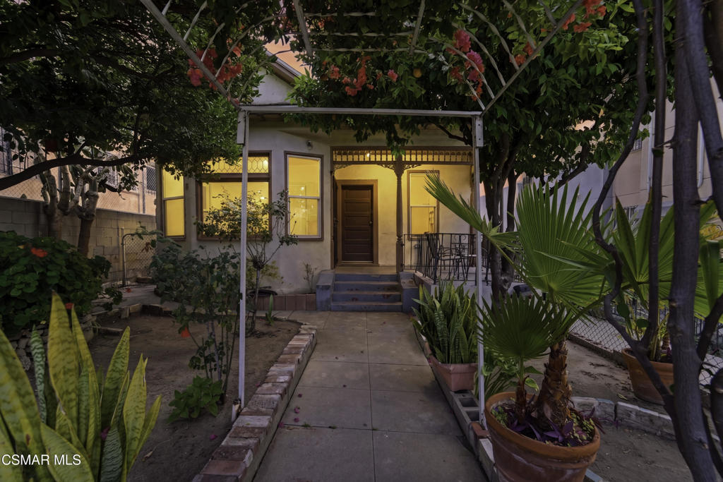 638 N Bunker Hill Avenue Property Photo