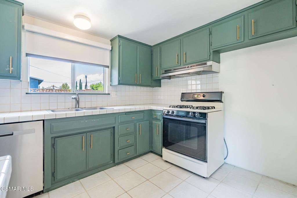 1421 Lowery Street Property Photo 27