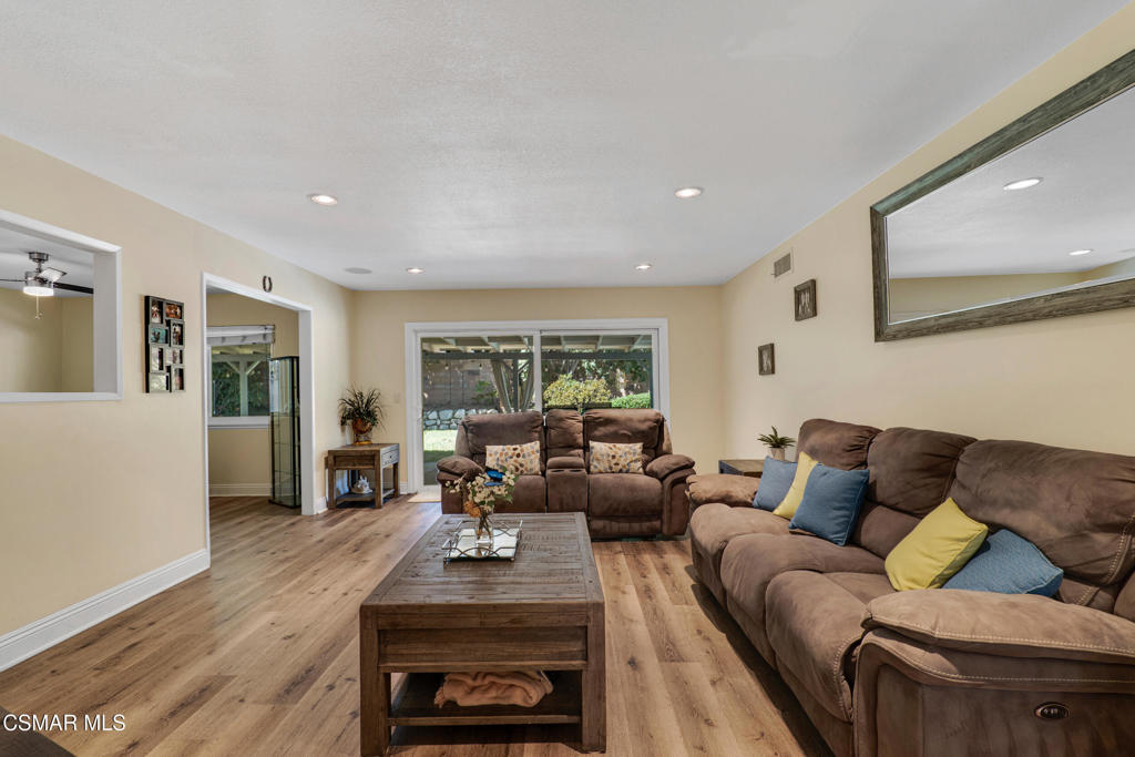 1041 Balsamo Avenue Property Photo 4