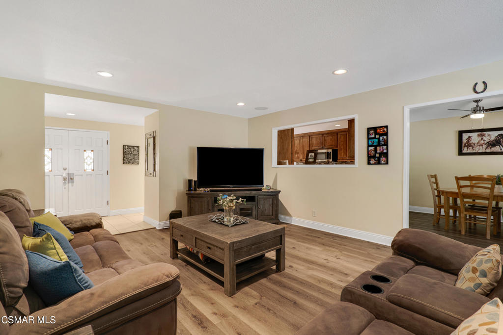 1041 Balsamo Avenue Property Photo 6