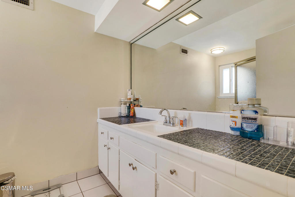 1041 Balsamo Avenue Property Photo 21