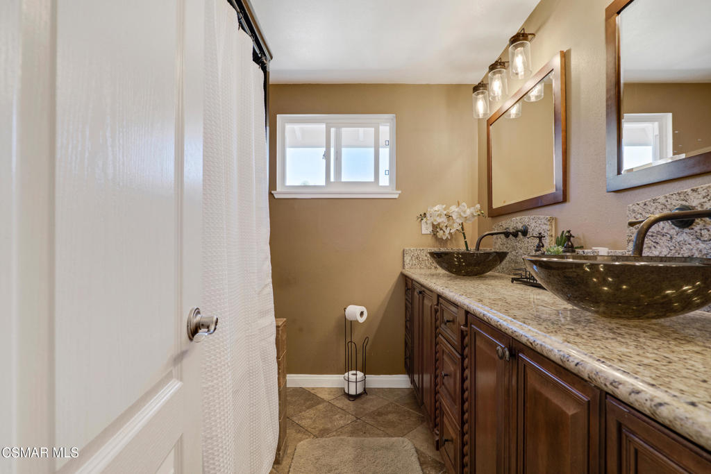 1041 Balsamo Avenue Property Photo 27