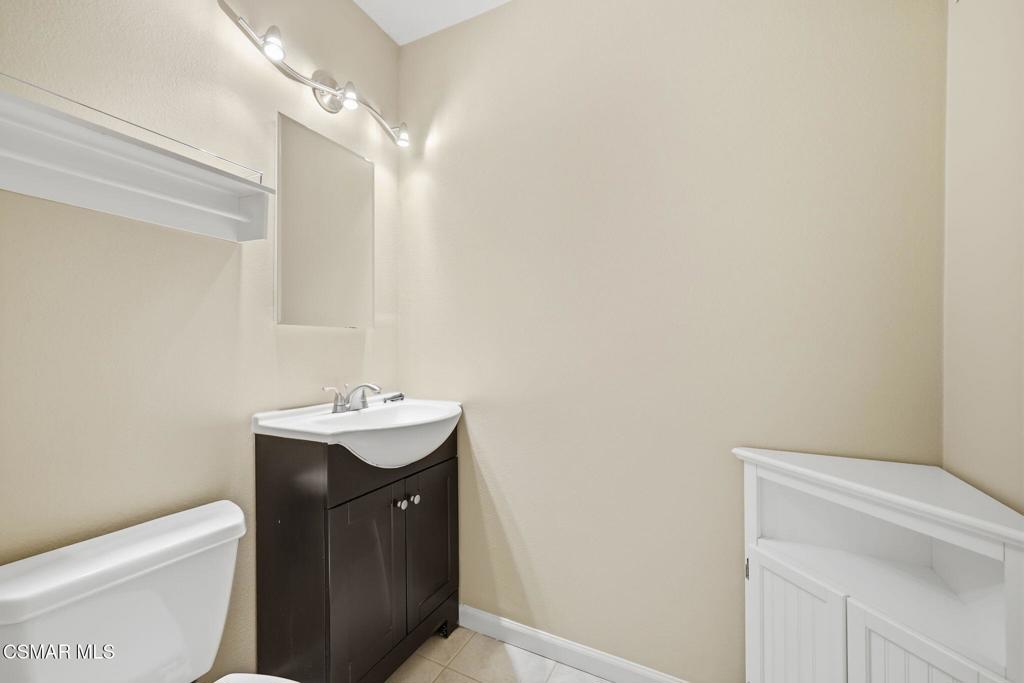 1805 E Avenida De Las Flores Property Photo 8