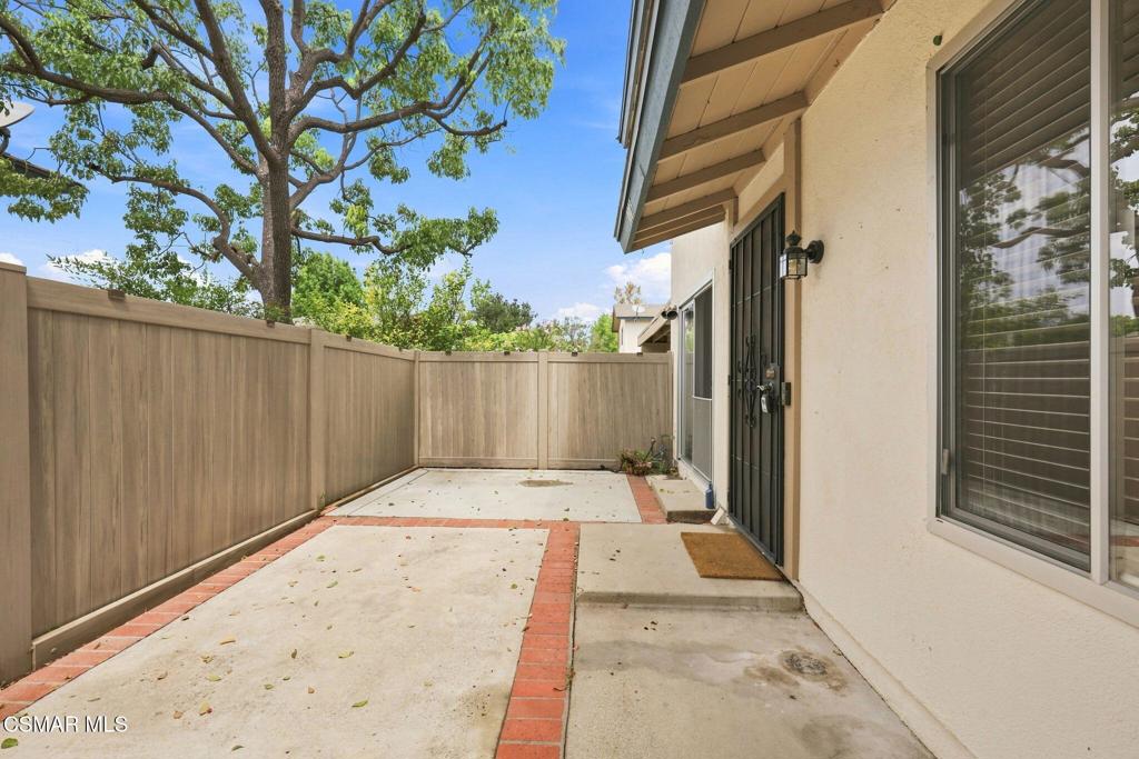 1805 E Avenida De Las Flores Property Photo 20