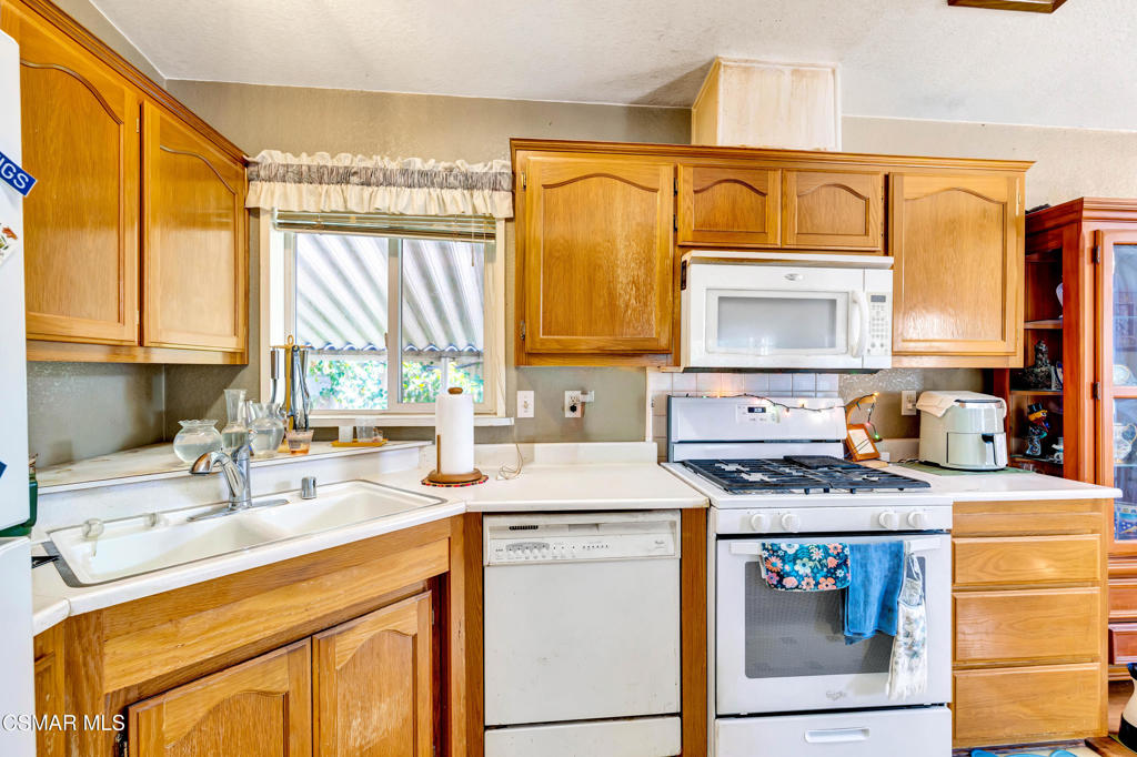 11401 Topanga Canyon Boulevard 98 Property Photo 3