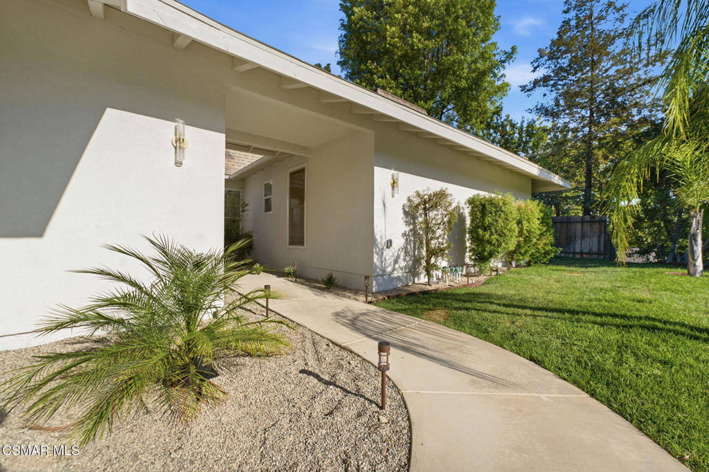 6652 Daryn Drive Property Photo 4