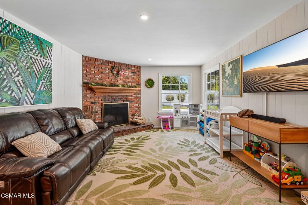 9653 Oakdale Avenue Property Photo 15