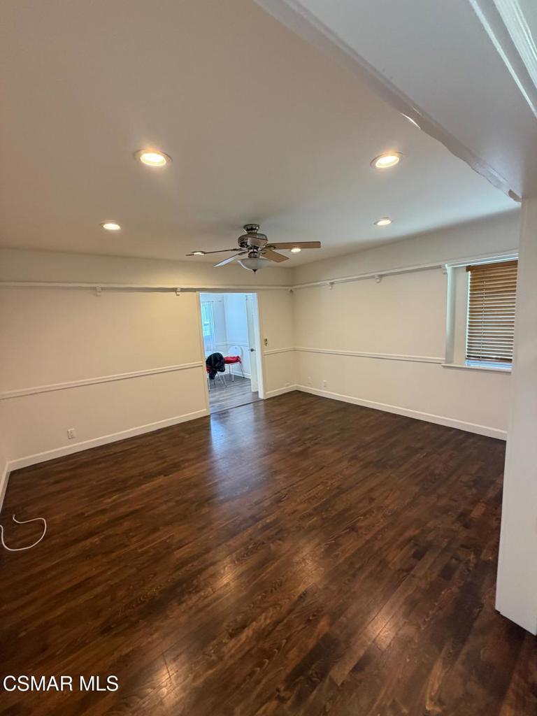 23723 Oxnard Street Property Photo 9