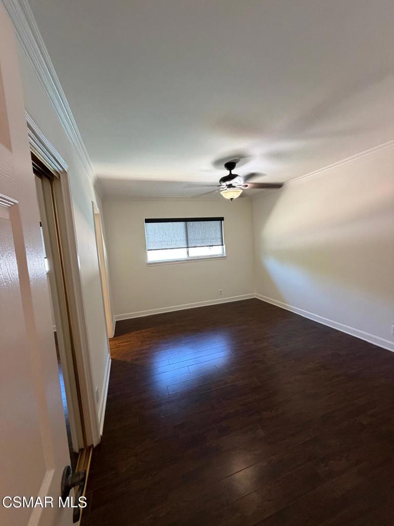 23723 Oxnard Street Property Photo 10