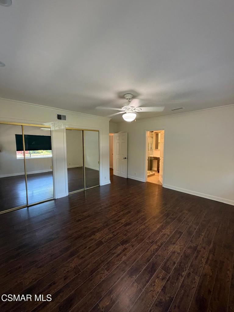 23723 Oxnard Street Property Photo 14