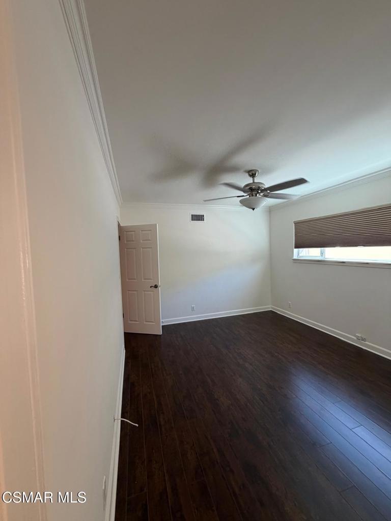 23723 Oxnard Street Property Photo 15