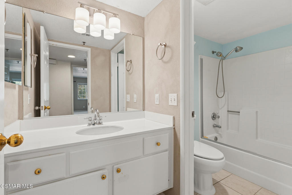 5728 Oak Bend Lane 208 Property Photo 17