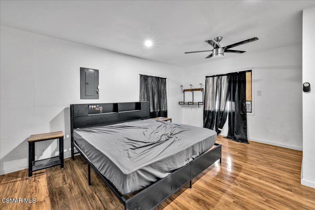 6877 Pine Avenue Property Photo 15
