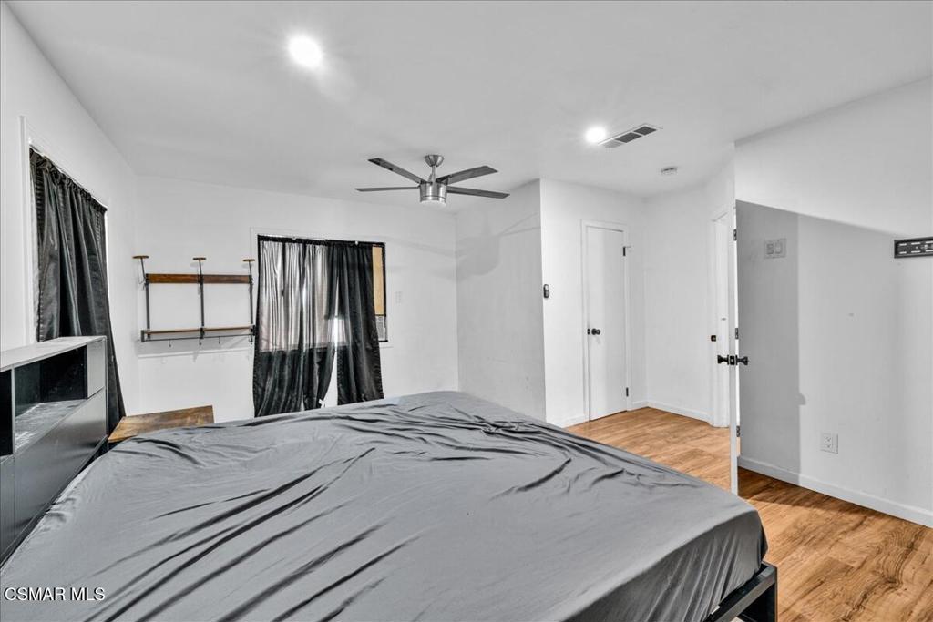 6877 Pine Avenue Property Photo 16