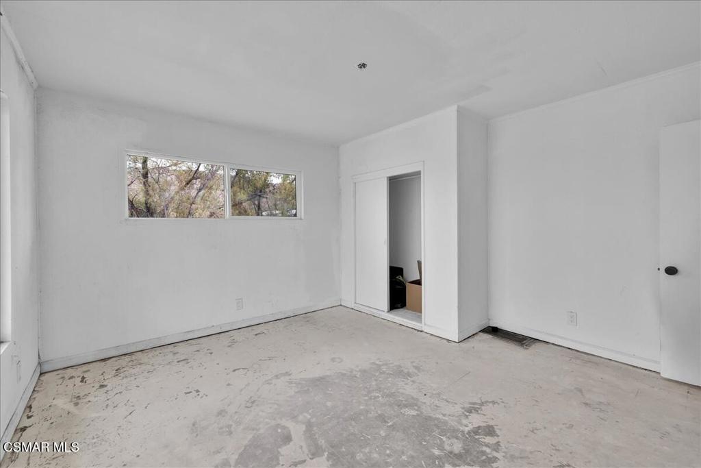 6877 Pine Avenue Property Photo 23