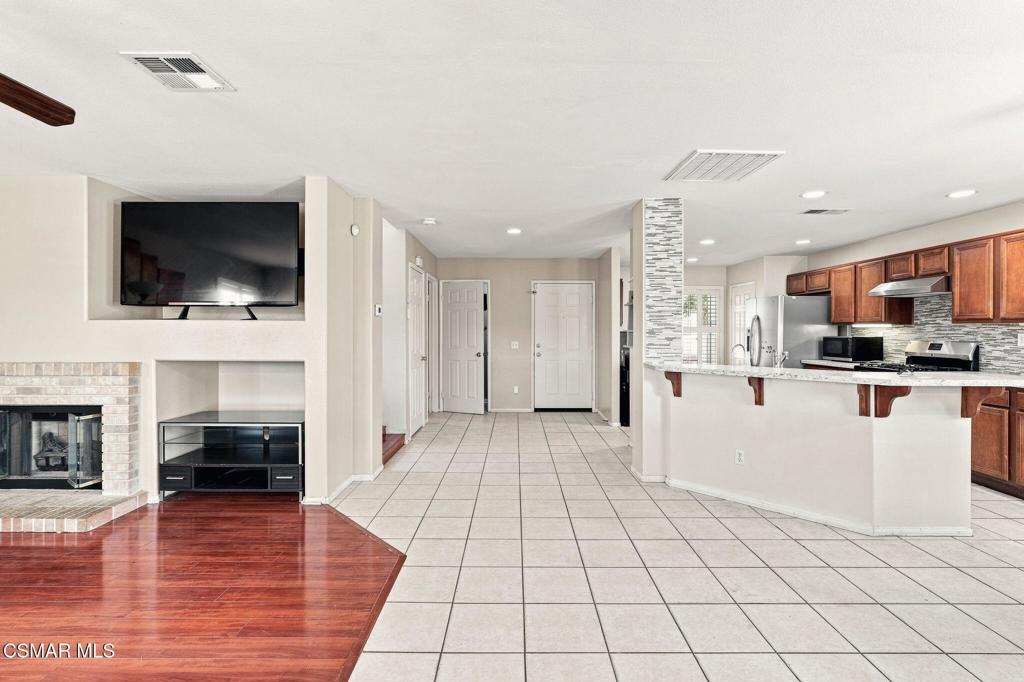 28318 Milbrook Place Property Photo 4