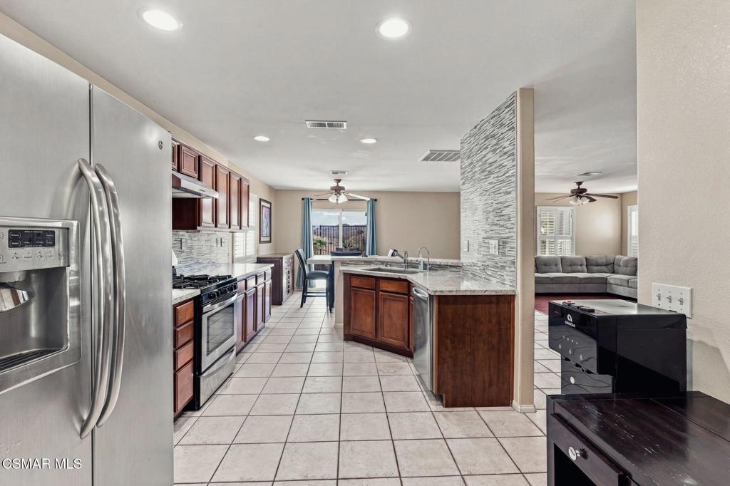 28318 Milbrook Place Property Photo 5