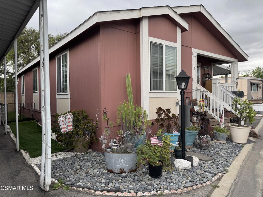 7 Katy Lane Property Photo 3