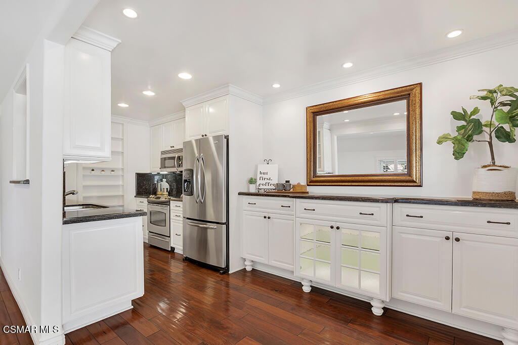 2834 Instone Court Property Photo 4
