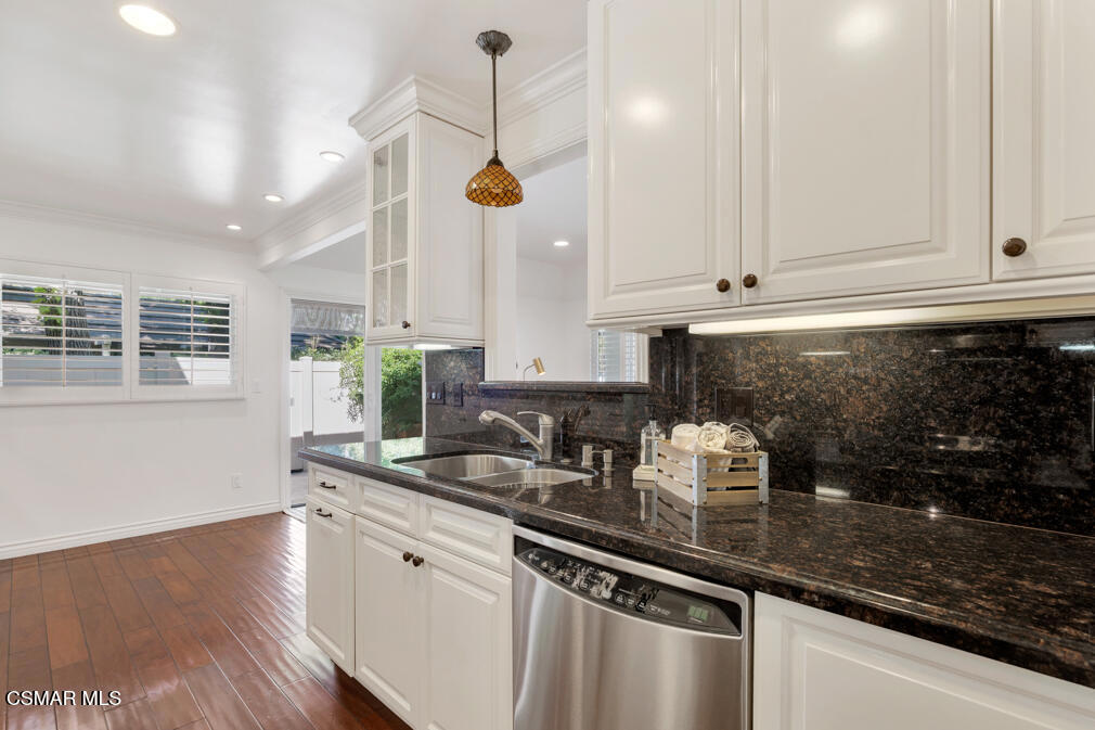 2834 Instone Court Property Photo 8