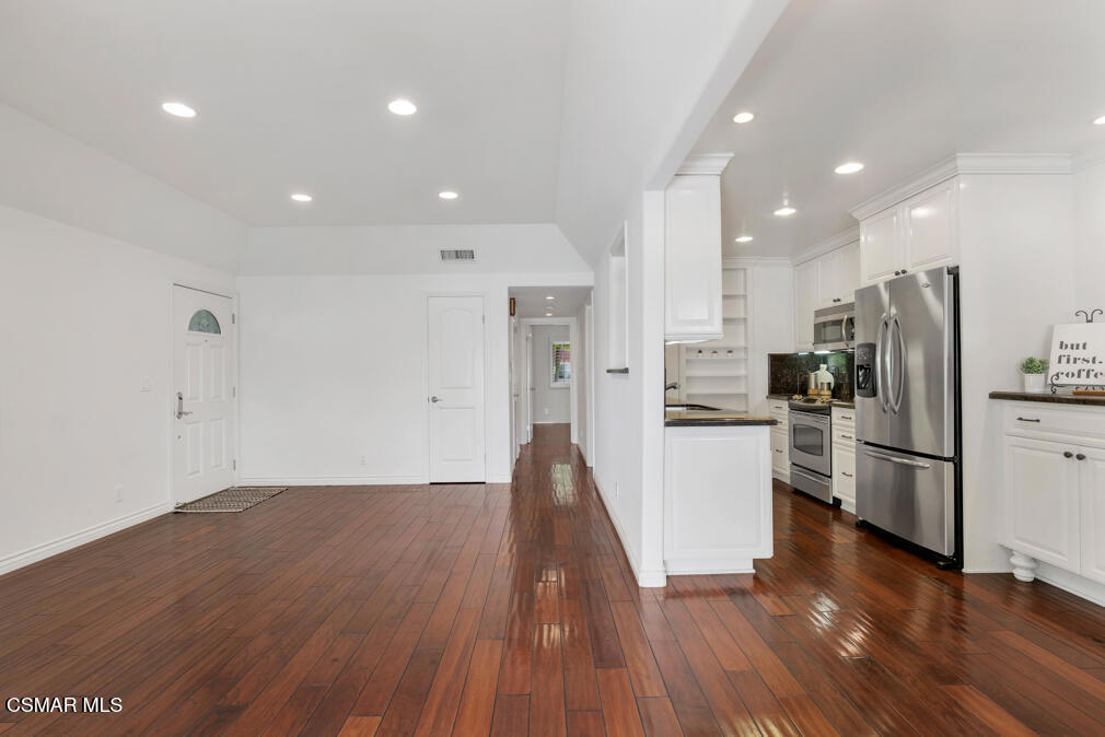 2834 Instone Court Property Photo 11