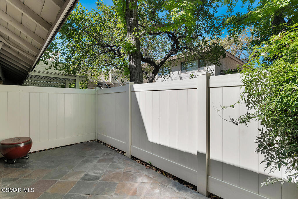 2834 Instone Court Property Photo 23