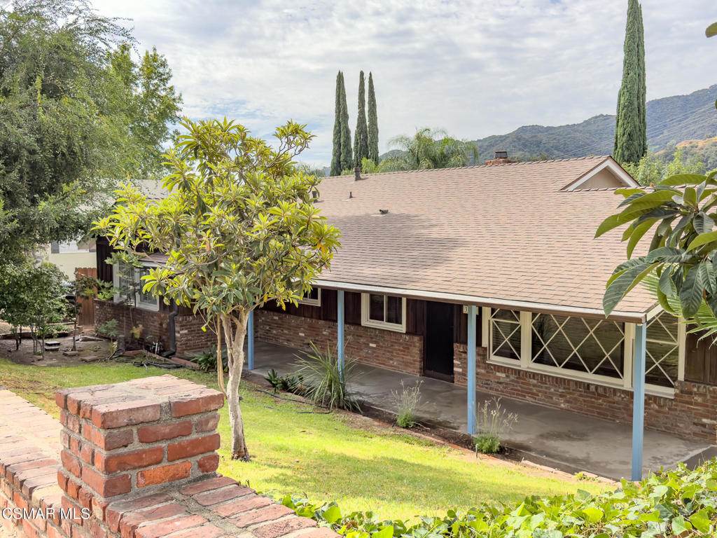 3932 Mayfield Avenue Property Photo 3