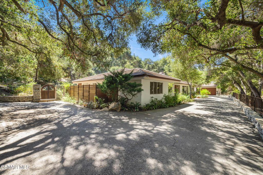 25820 Piuma Road Property Photo 3