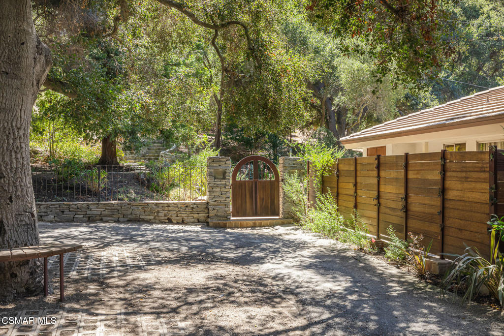 25820 Piuma Road Property Photo 6