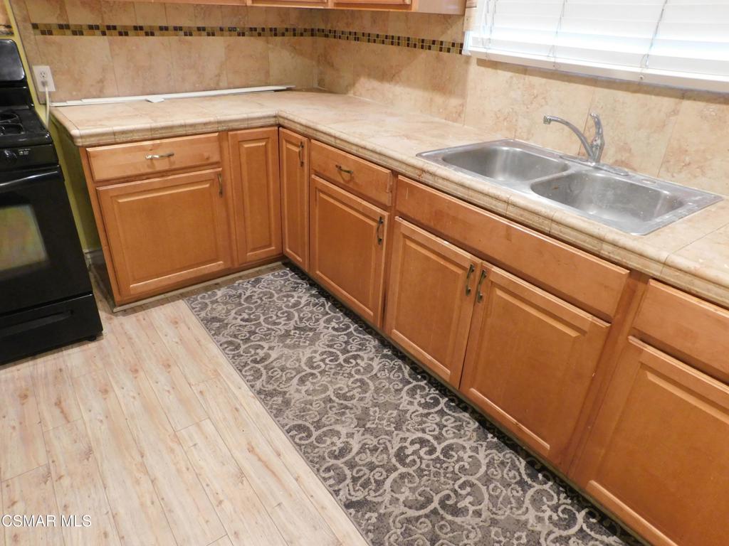 6213 Whitsett Avenue Property Photo 3