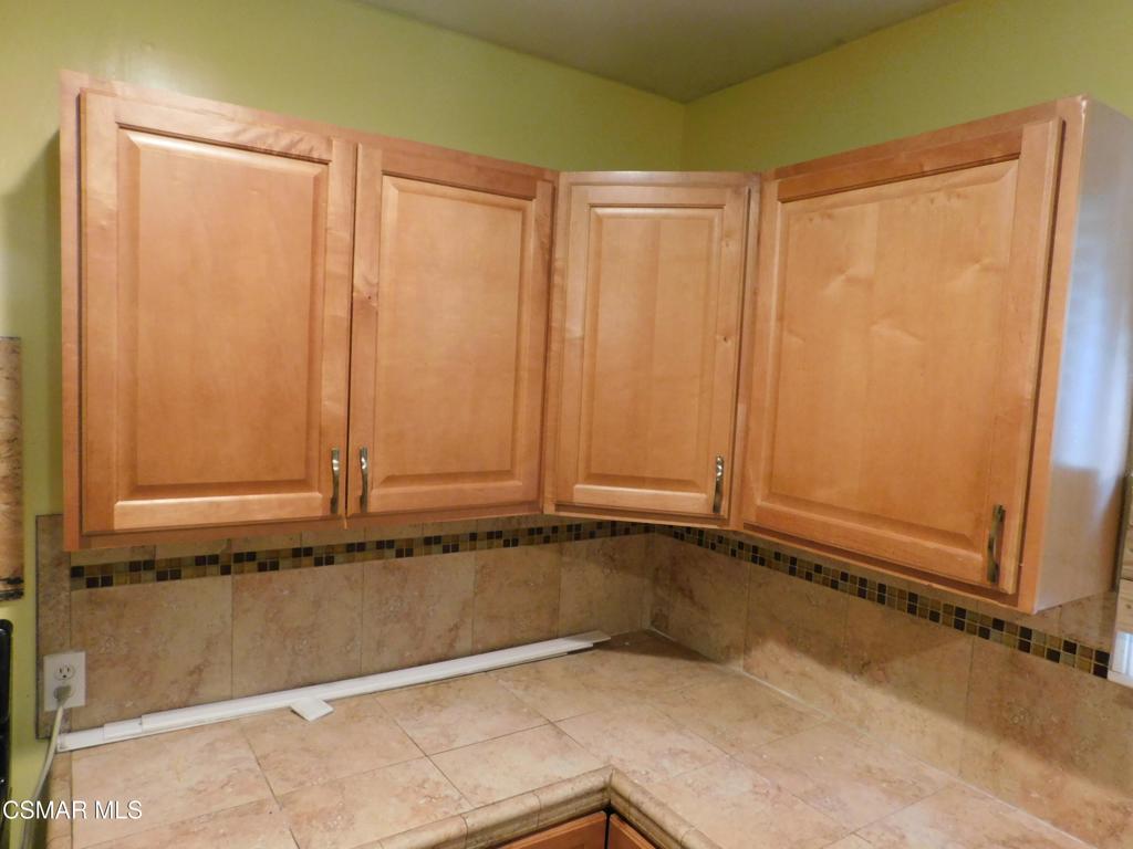 6213 Whitsett Avenue Property Photo 4