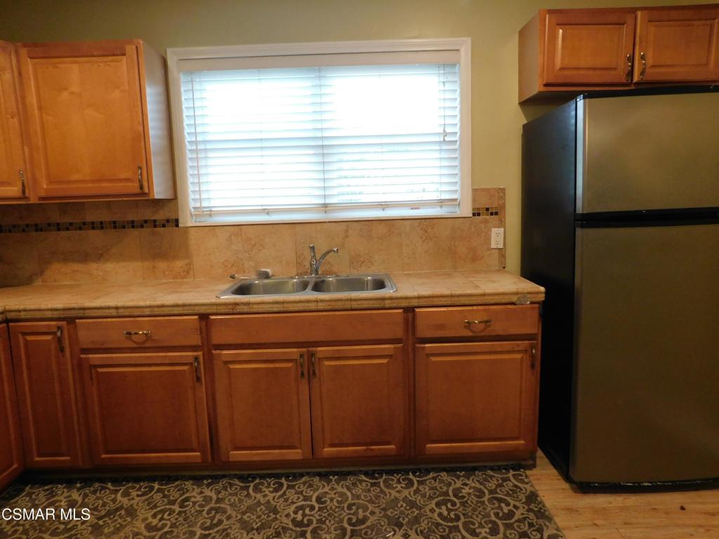 6213 Whitsett Avenue Property Photo 5