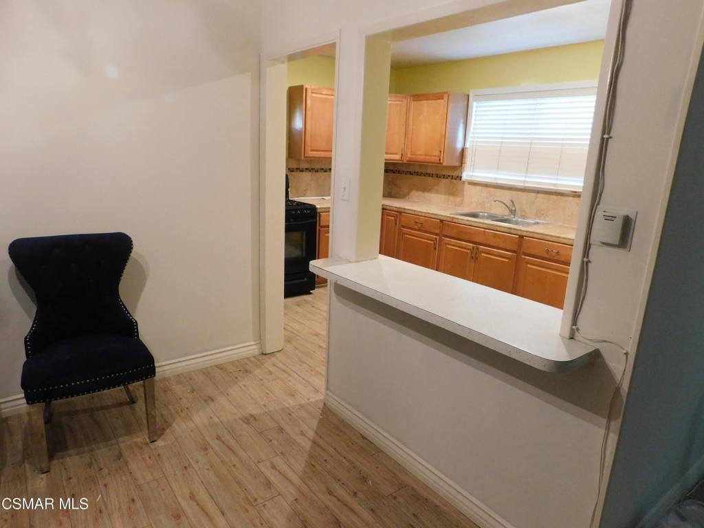 6213 Whitsett Avenue Property Photo 7