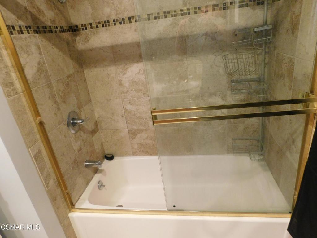 6213 Whitsett Avenue Property Photo 9