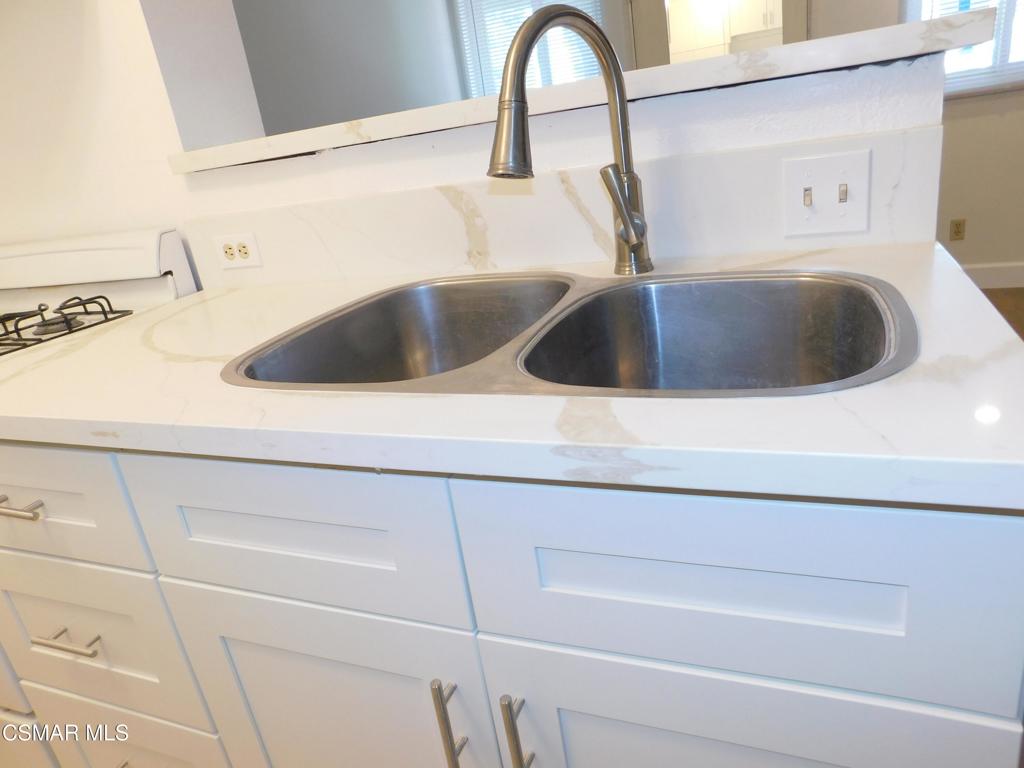 6213 Whitsett Avenue Property Photo 21