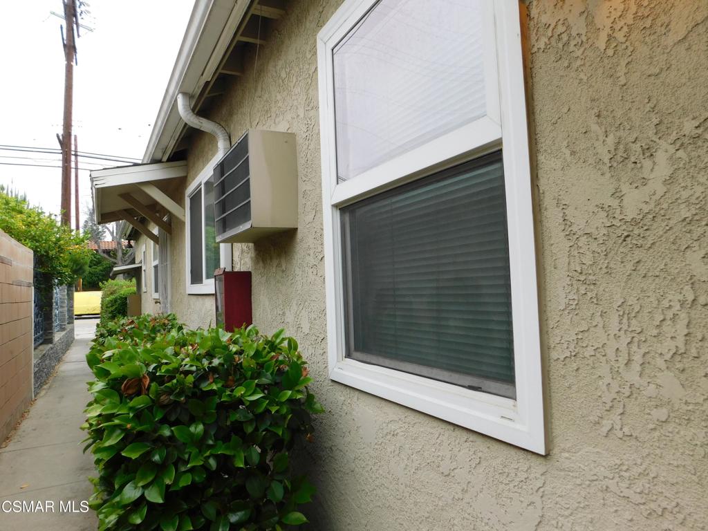 6213 Whitsett Avenue Property Photo 28