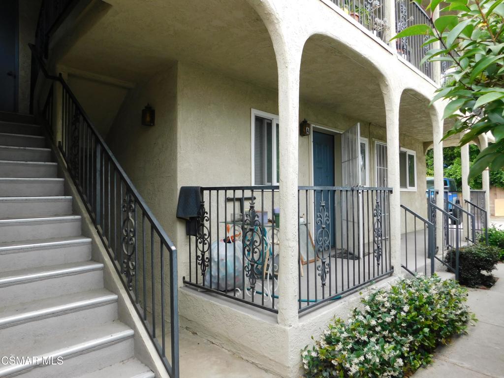 6213 Whitsett Avenue Property Photo 30