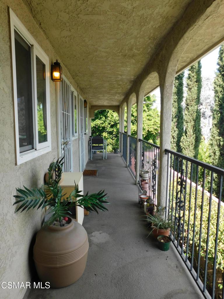 6213 Whitsett Avenue Property Photo 31