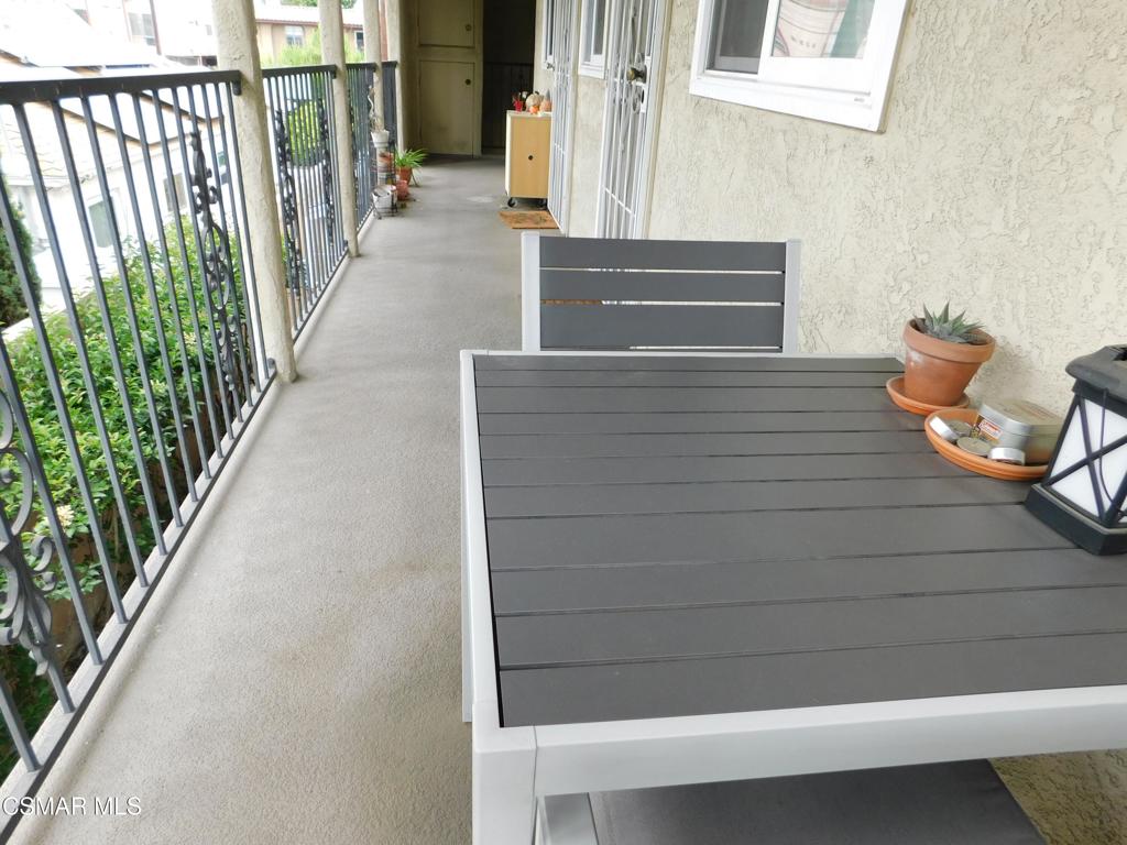 6213 Whitsett Avenue Property Photo 32