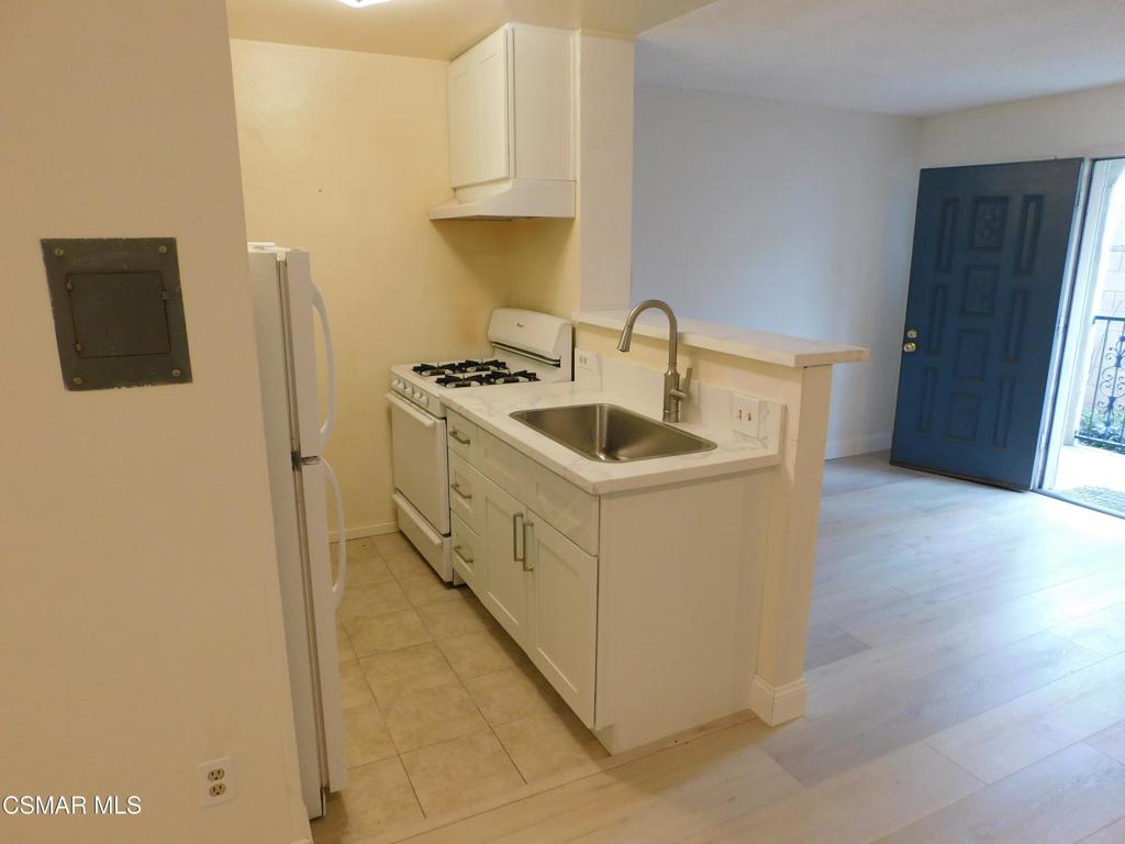 6213 Whitsett Avenue Property Photo 37