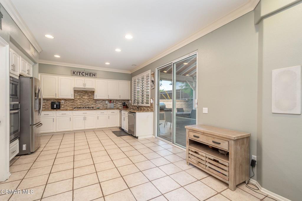 1014 Borden Avenue Property Photo 13