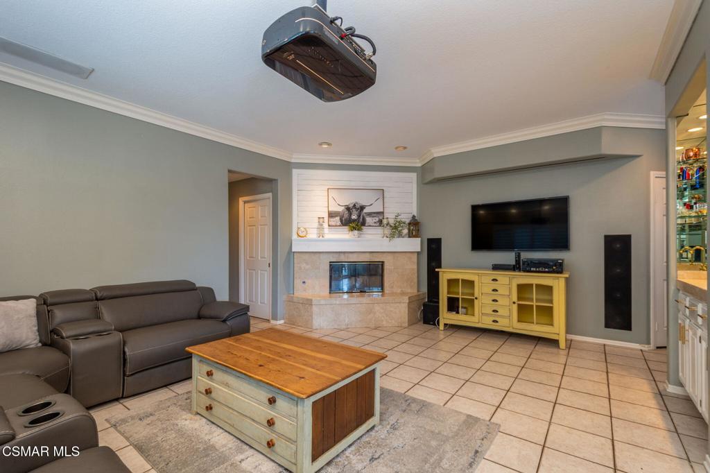 1014 Borden Avenue Property Photo 15